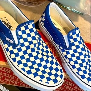 Size 9 men and 10.5 women Vans